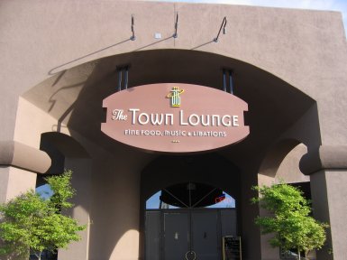 The Town Lounge - NOW CLOSED in Roseville, California